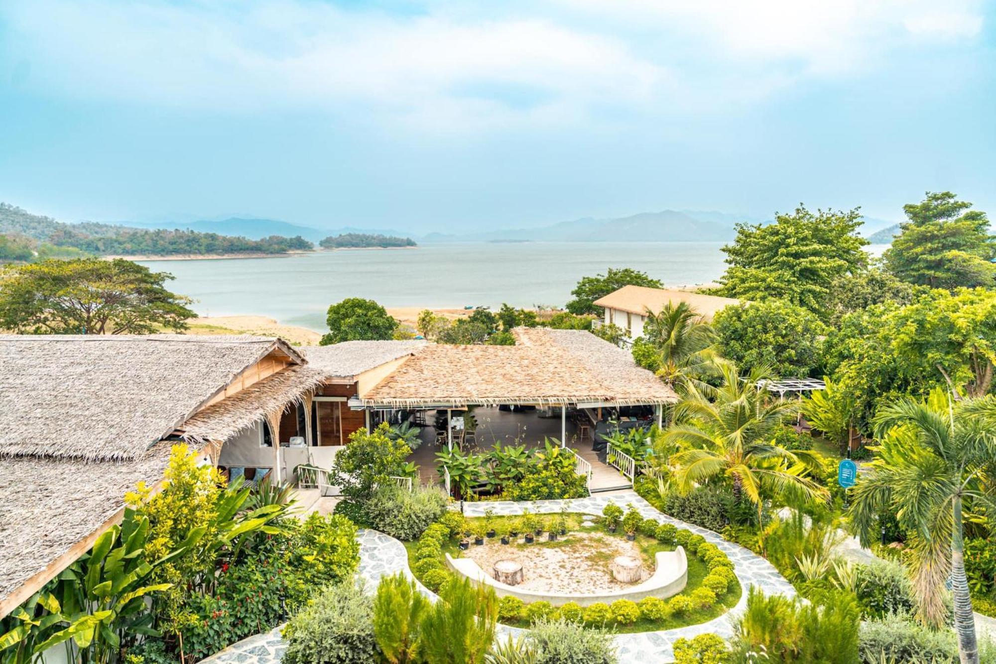 Le La Lake Resort And Spa Kaeng Krachan Extérieur photo