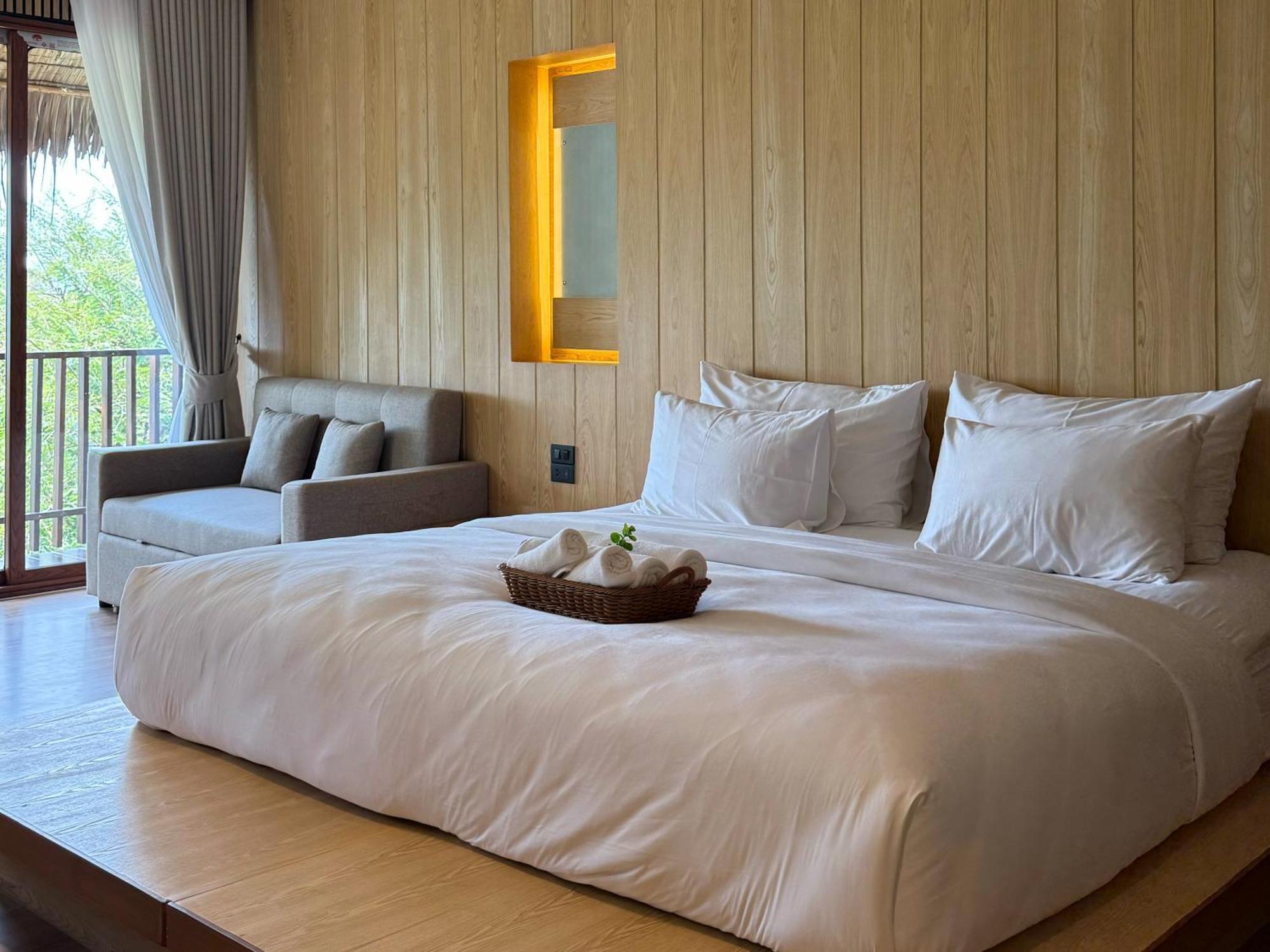 Le La Lake Resort And Spa Kaeng Krachan Extérieur photo